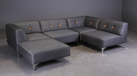 Ny 2 personers modulsofa i koksgrå. Designet af Morten Voss.  (læs beskrivelse)