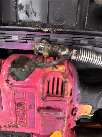 Elektrisk fedtsprøjte DEWALT DCGG571NK-XJ