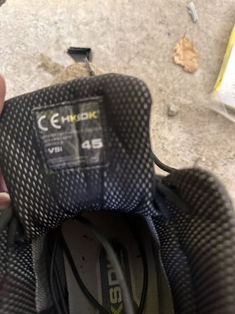 Diverse arbejdstøj og sko 