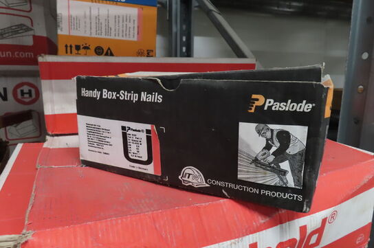 Palle med diverse søm til pistol mv.