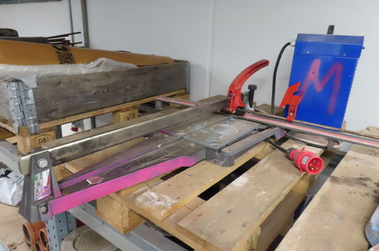 2 stk fliseskærer og en varmeblæser