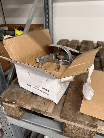 Kasse med 25 stk konsoljern 