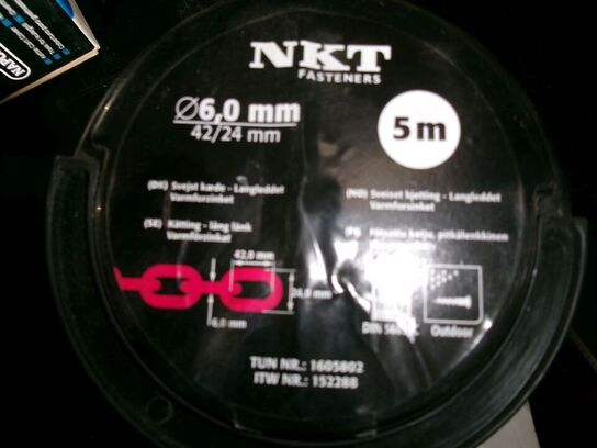 1 stk. vægur, 1 stk. metalkæde