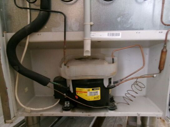 Køleskab m/glaslåge GRAM