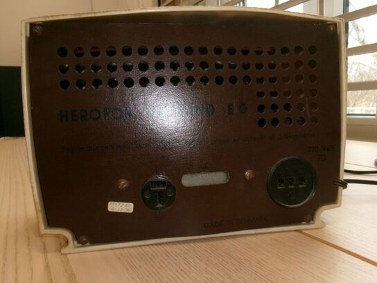 Gammel radio HEROFON Bambino EG