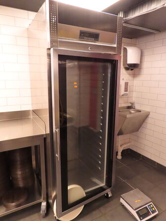 Displaykøleskab TEFCOLD RK710G