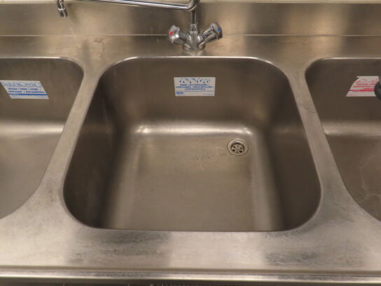 Vaskebord med tre kummer