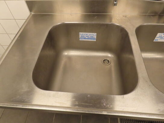 Vaskebord med tre kummer