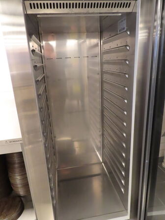 Displaykøleskab TEFCOLD RK710G