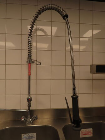 Vaskebord med tre kummer