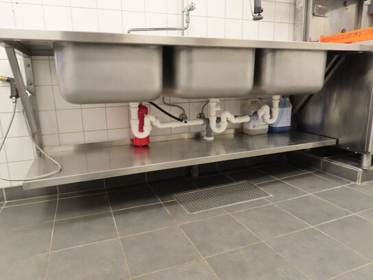 Vaskebord med tre kummer