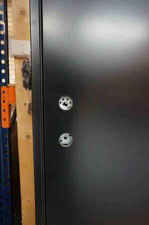 Isoleret metaldør 211x106 cm (MOMSFRI) 