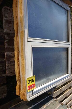 2 stk Vinduer 98,5x125,5 cm (MOMSFRI) 