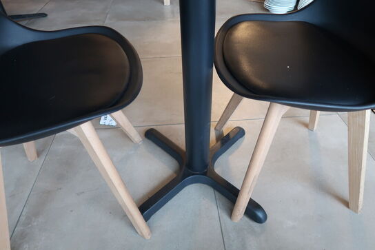 Cafebord med 2 stk. stole