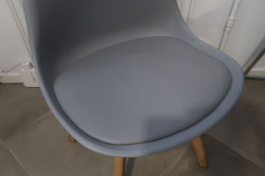 Skalstol med grå kunstlæder