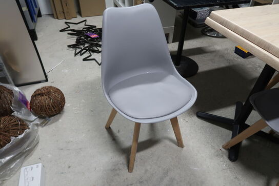 Cafebord med 3 stk. stole