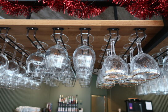 Stort glasophæng med glas