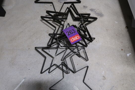 Diverse julestjerner i metal