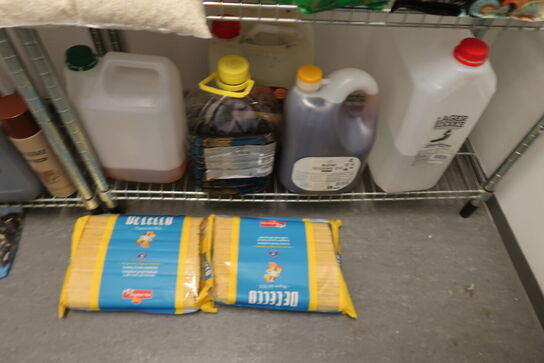 3 stk. trådreoler på hjul med indhold