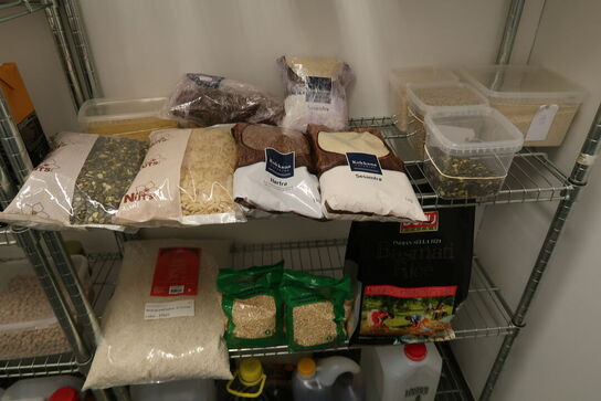 3 stk. trådreoler på hjul med indhold