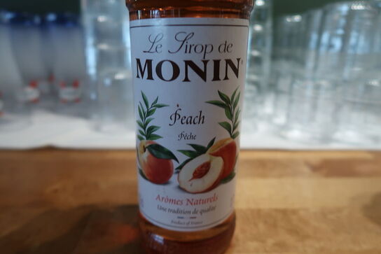 2 flasker Sirop de Monin Peach/Vanille, 1 stk. Cognac Gautier 