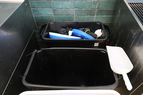 3 stk. plastbeholder på hjul