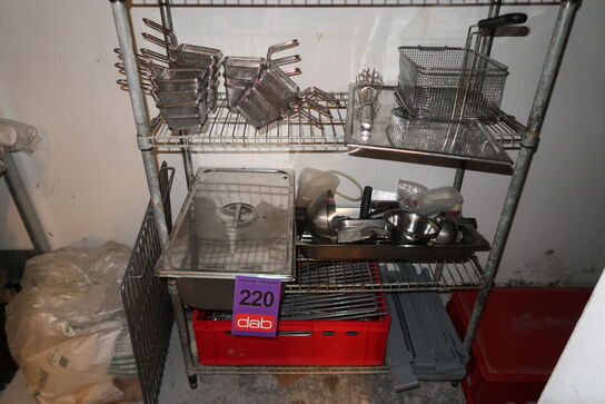 Stålreol med indhold