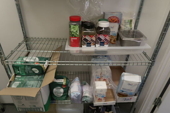 3 stk. trådreoler på hjul med indhold