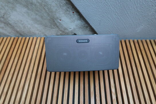 2 stk. Højtaler, Sonos Play 3 (Ved køkken)