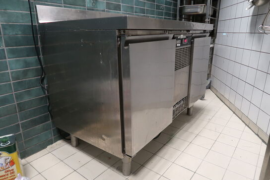 Industrifryser, Zanussi med indhold