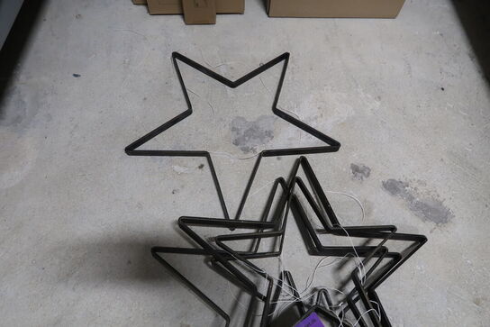 Diverse julestjerner i metal