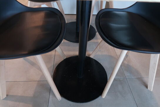 2 stk. Cafeborde med 4 stk. stole