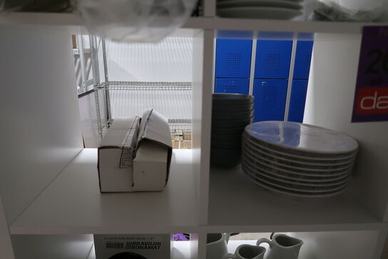 Parti tallerkner, kopper, kander mm. 