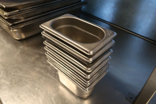 8 stk. kantiner 0.8L