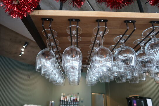 Stort glasophæng med glas