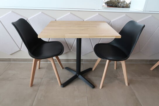 Cafebord med 2 stk. stole