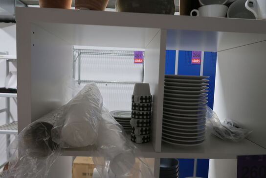 Parti tallerkner, kopper, kander mm. 