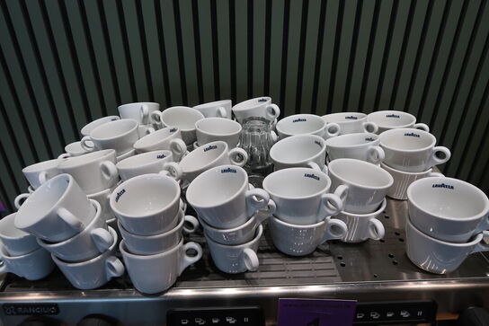 Parti espresso/kaffekopper med underkop Lavazza