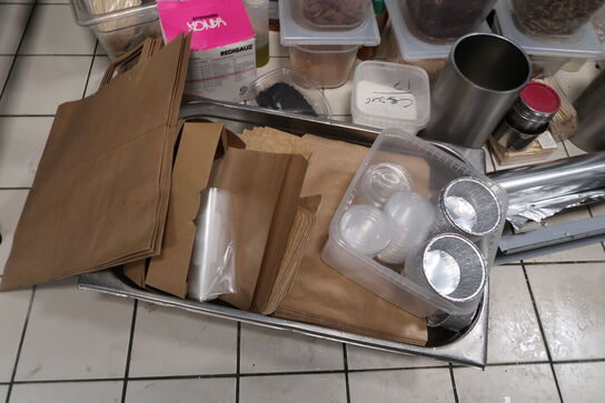 Diverse madvarer mm. 