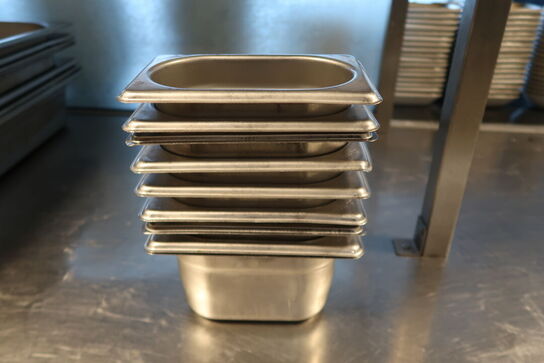 8 stk. kantiner 0.8L