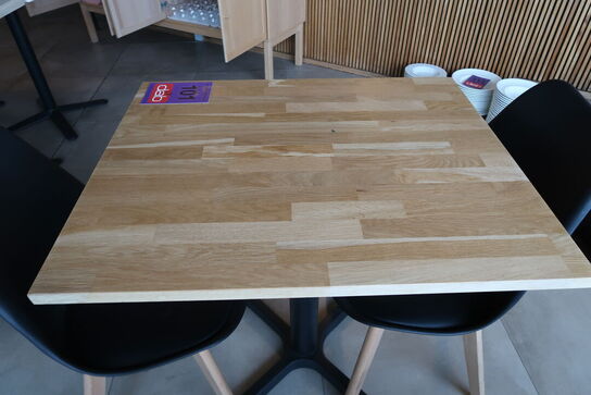 Cafebord med 2 stk. stole