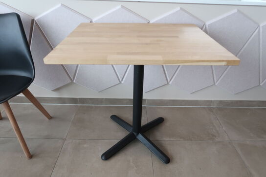 Cafebord med 2 stk. stole