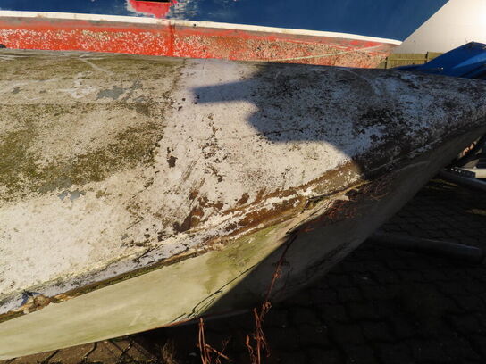 Jagtpram i glasfiber