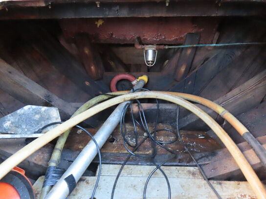 26 fod selvlænsende bundgarnsjolle, lærk på eg