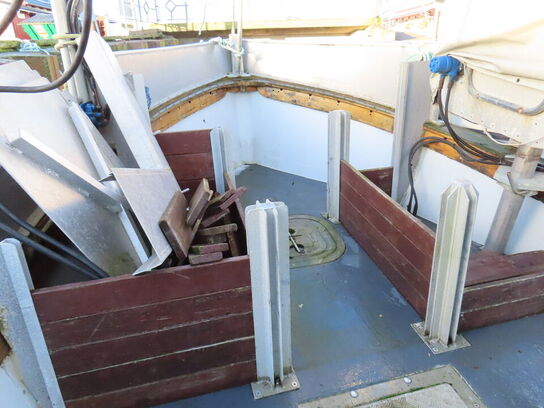 28 fod selvlænsende hæktrawler/garnfartøj, lærk på eg årgang 1970