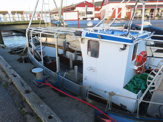 28 fod selvlænsende hæktrawler/garnfartøj, lærk på eg årgang 1970
