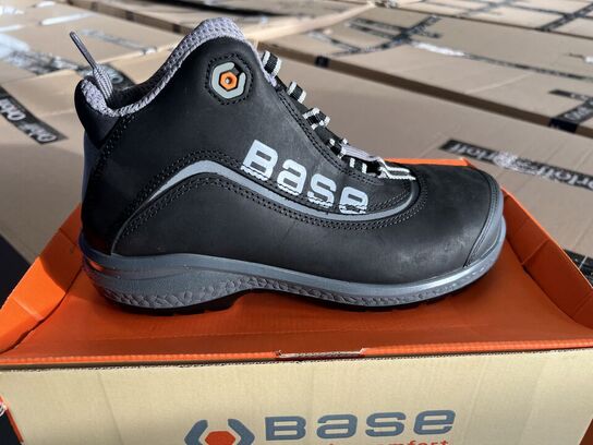 Arbejdssko BASE CA-B0873-CWA str. 42