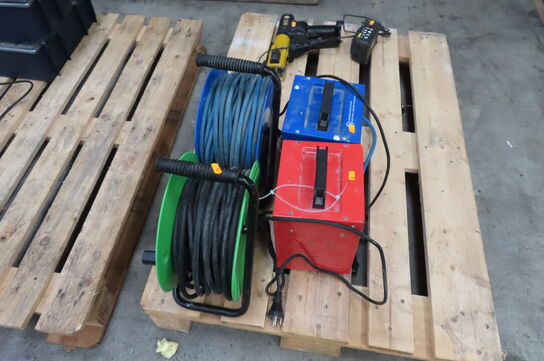 2 stk kabeltrommel og 2 varmeblæsere