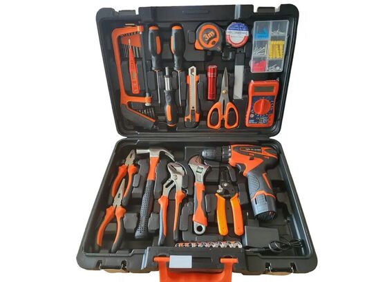 Værktøjskuffert m. bl.a. skruemaskine.