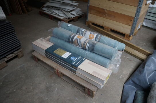 5 pakker laminatgulv + 7 ruller gulvunderlag 